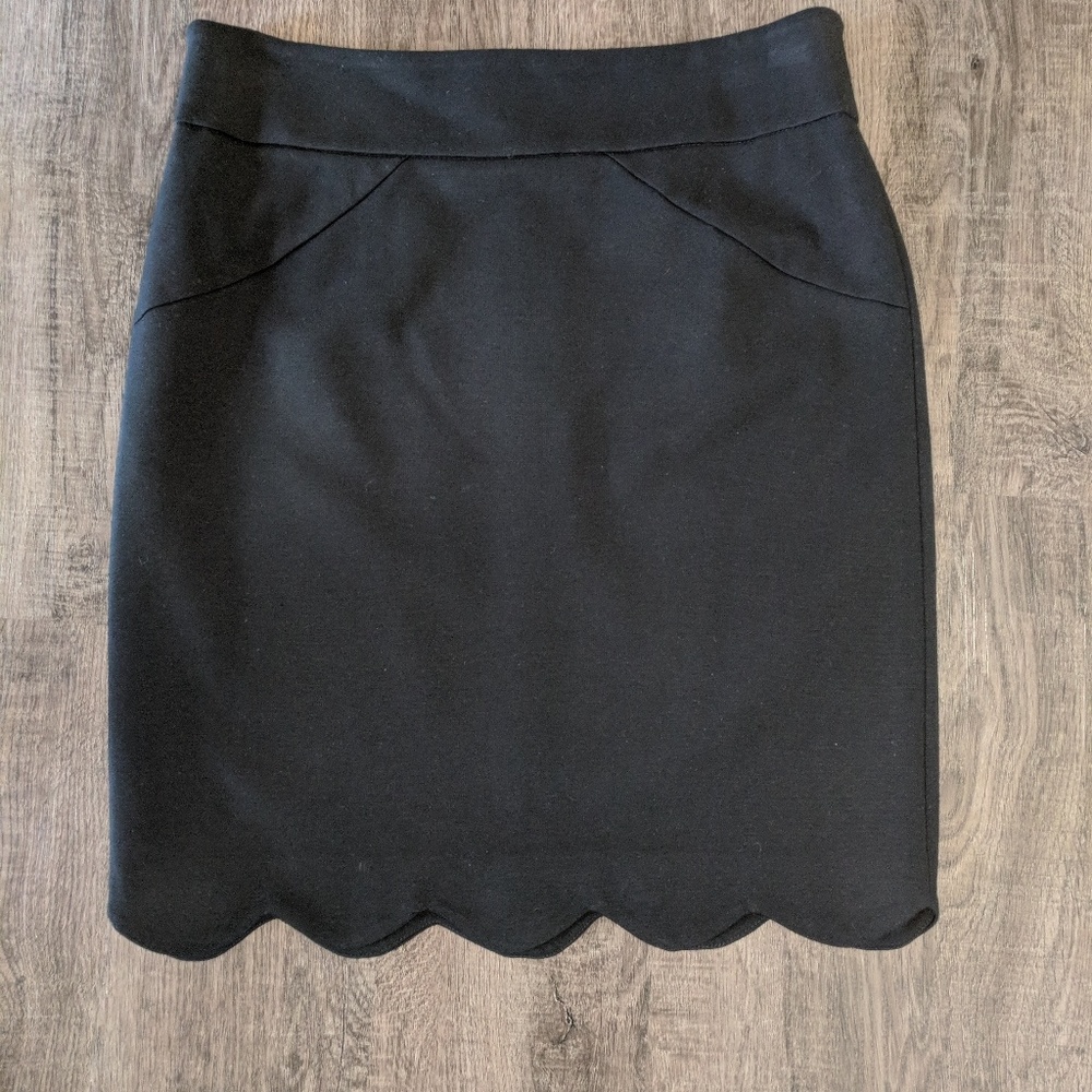 Black scalloped hem skirt